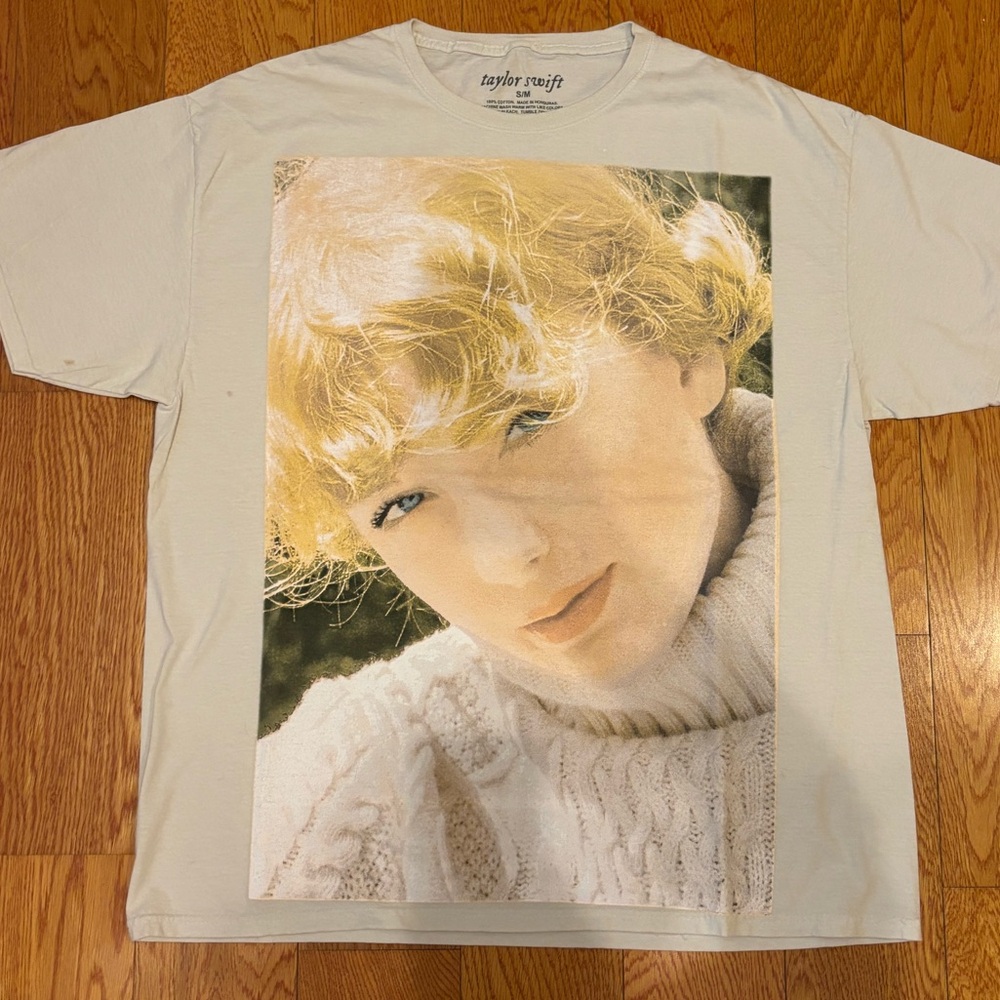 Taylor Swift Folklore Anniversary Collection UO Exclusive T-Shirt Dress - Picture 9 of 12